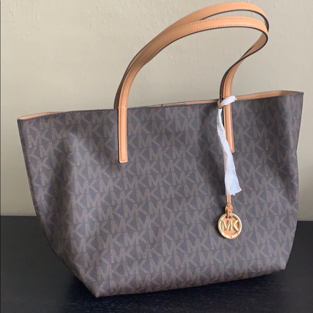 Michael Kors Hayley Large Tote Bag